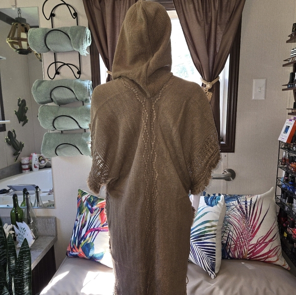 New!   Beach Cover up Pullover Shawl - Picture 2 of 7